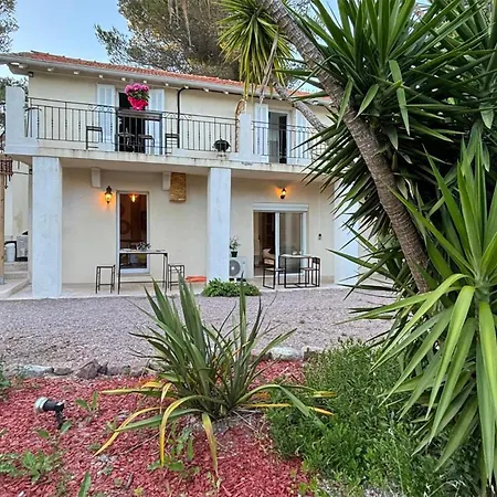 Beautiful In Saint-raphael With Kitchen * Saint-Raphael (Var)